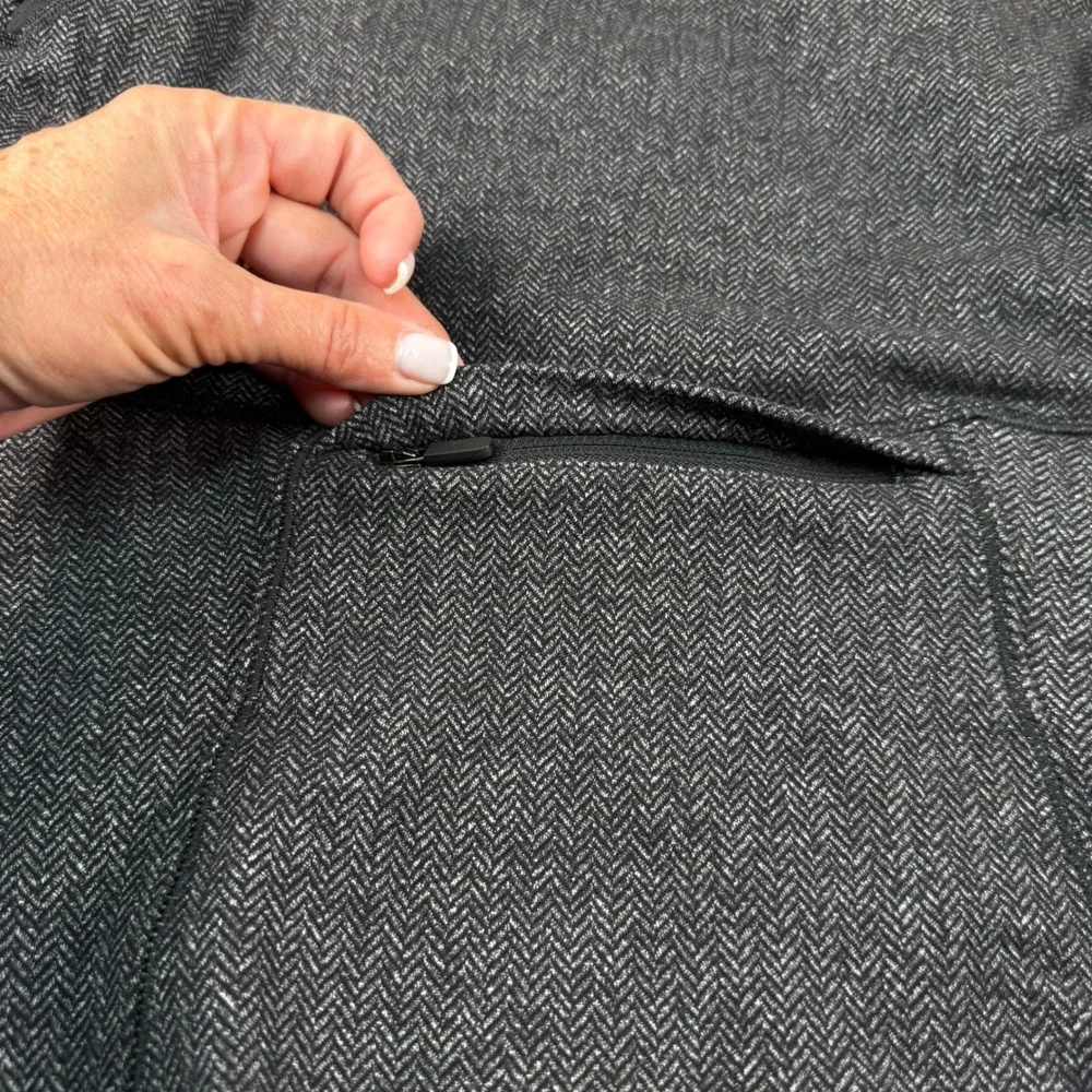 Lululemon‎ Herringbone Funnel Neck Pullover Base Layer Thumbholes Gray Size 8